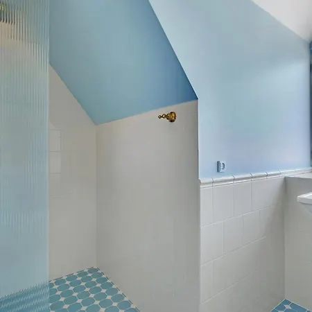 2 Bedroom Stunning In Appartamento *